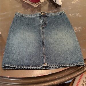 GAP Classic Denim A-line Mini Skirt in a Blue Wash